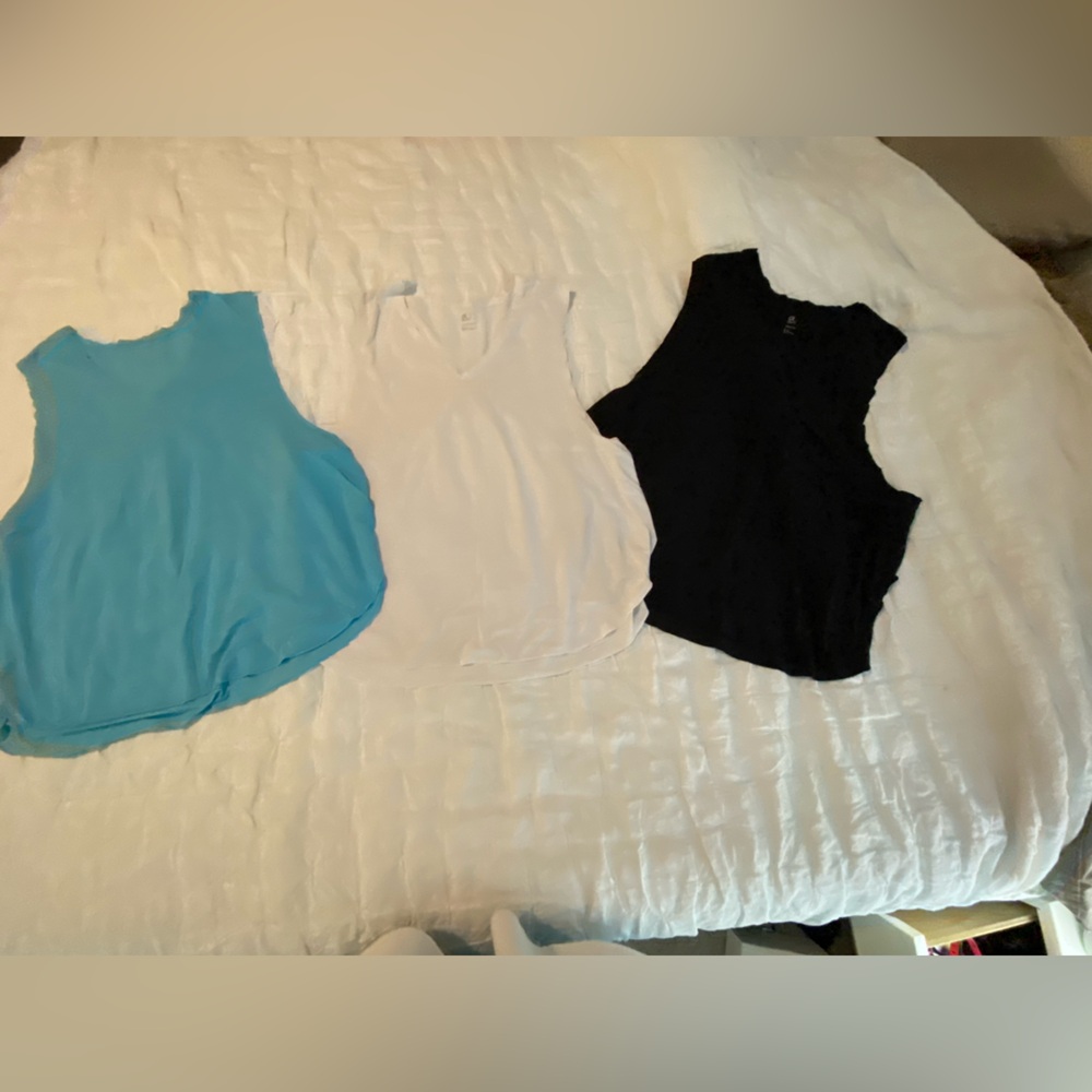 GAP White Sleeveless Top
